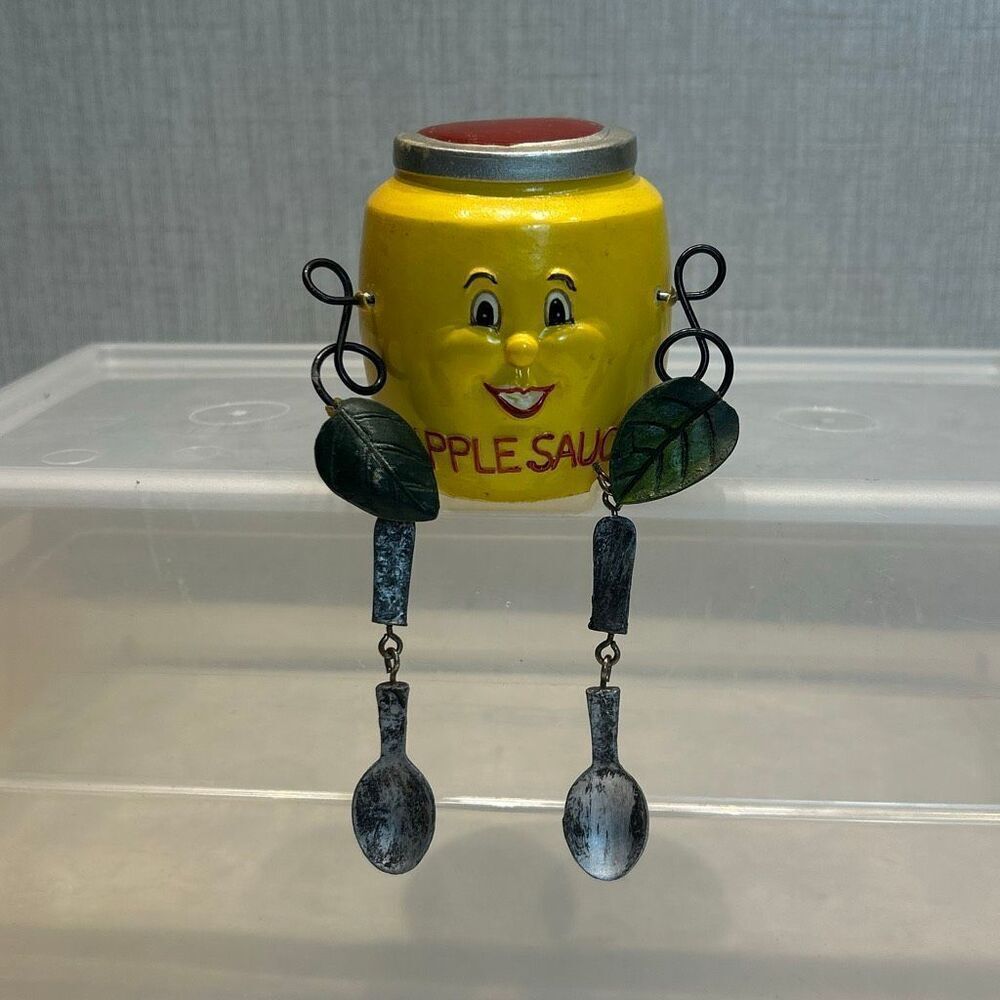 Vtg WMG Anthromorphic Shelf-Sitter Fruit Applesauce Leaves Spoons Happy Face